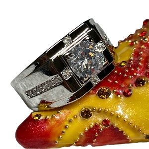 Men’s rhinestone silver ring